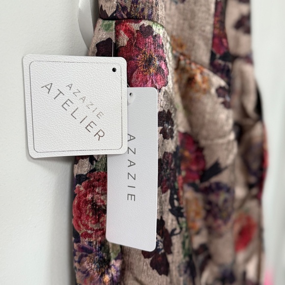 Floral gown - Picture 4 of 8